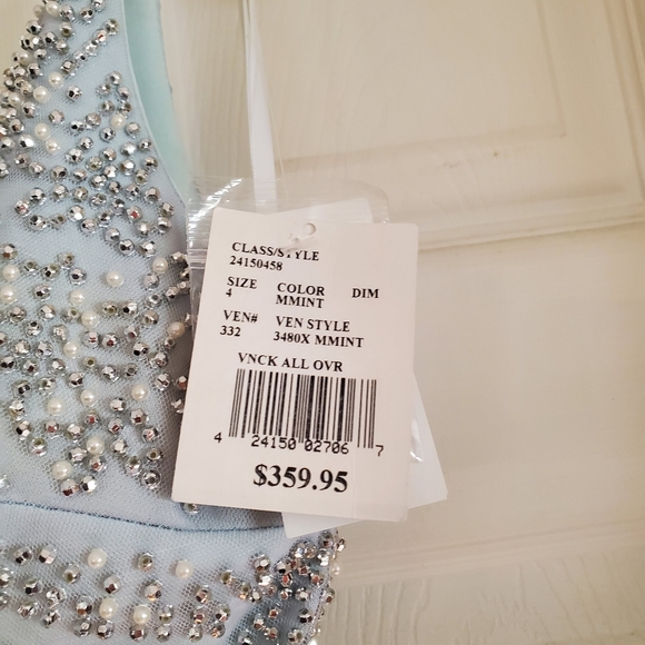 Prom dress - Picture 4 of 4